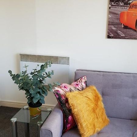 City Centre 1 Bed Apartment With Free On Site Parking With Cctv By Lets Relocations Birmingham Exterior foto