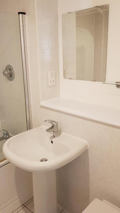 City Centre 1 Bed Apartment With Free On Site Parking With Cctv By Lets Relocations Birmingham Exterior foto