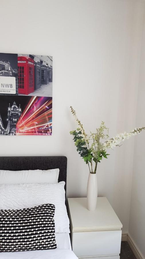 City Centre 1 Bed Apartment With Free On Site Parking With Cctv By Lets Relocations Birmingham Exterior foto